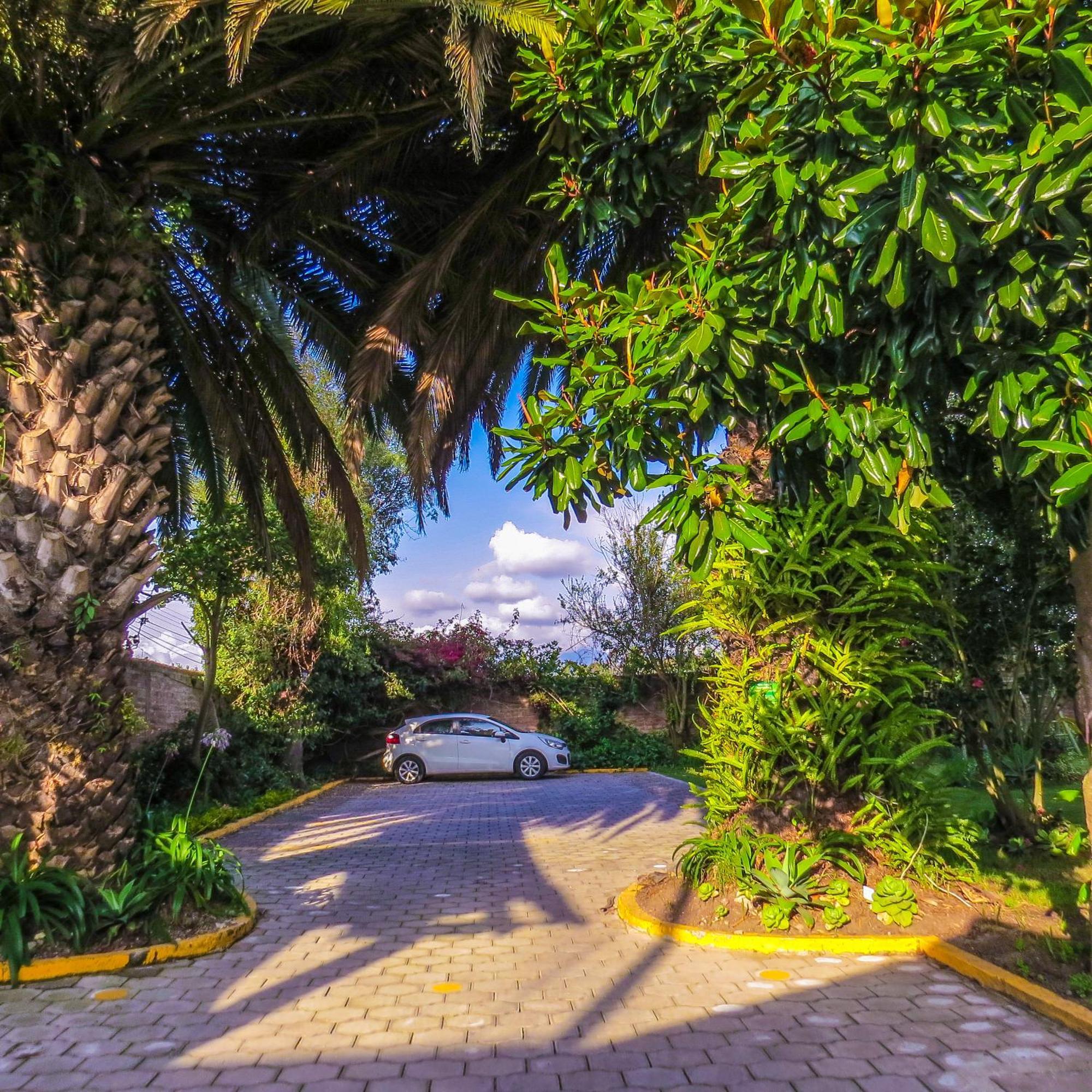 Hosteria Airport Garden Tababela Zewnętrze zdjęcie